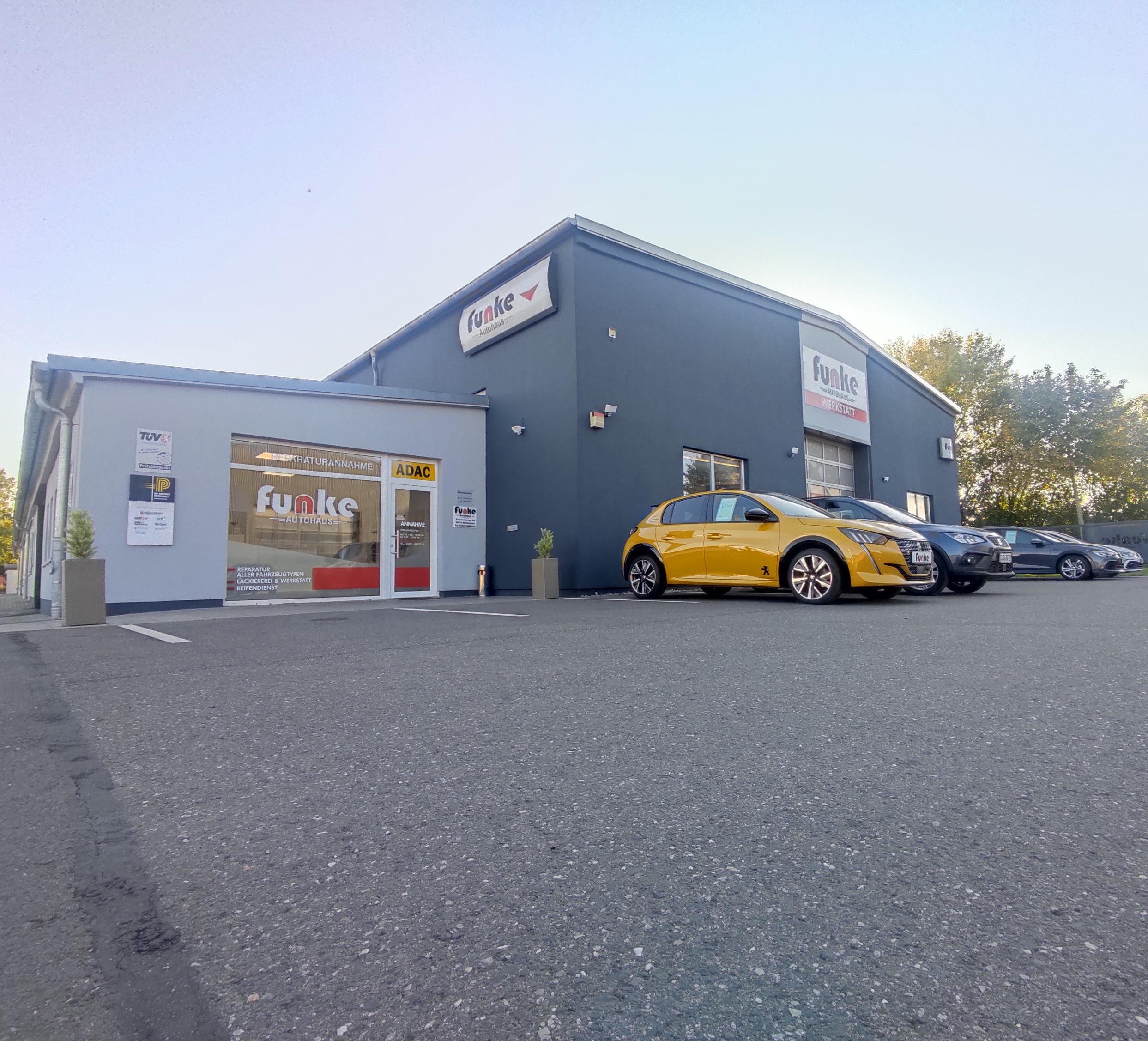 Autohaus Funke Showroom und Fahrzeuge
